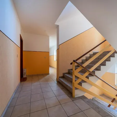 Guesthost - Lovely In Apartamento *